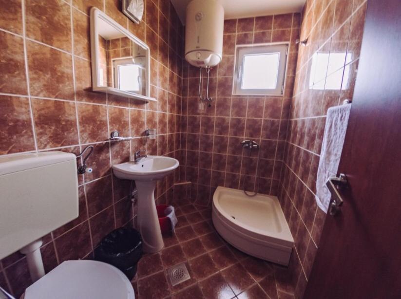Apartmani Lasta Добра-Вода Экстерьер фото