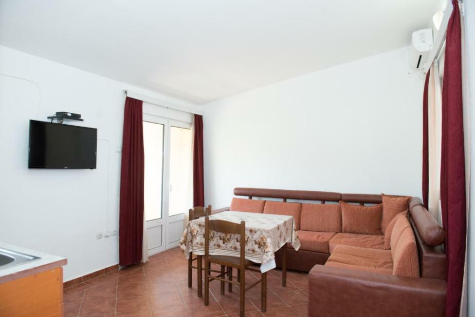 Apartmani Lasta Добра-Вода Экстерьер фото